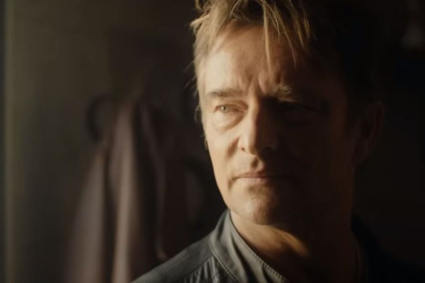 David Hallyday revisite "Sang pour Sang" en duo avec son père