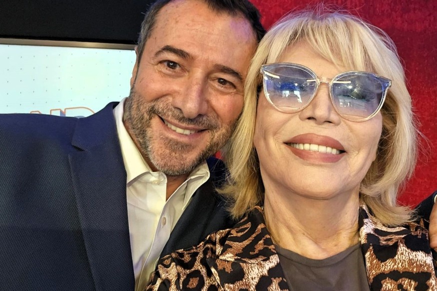 Amanda Lear en interview avec Bernard Montiel