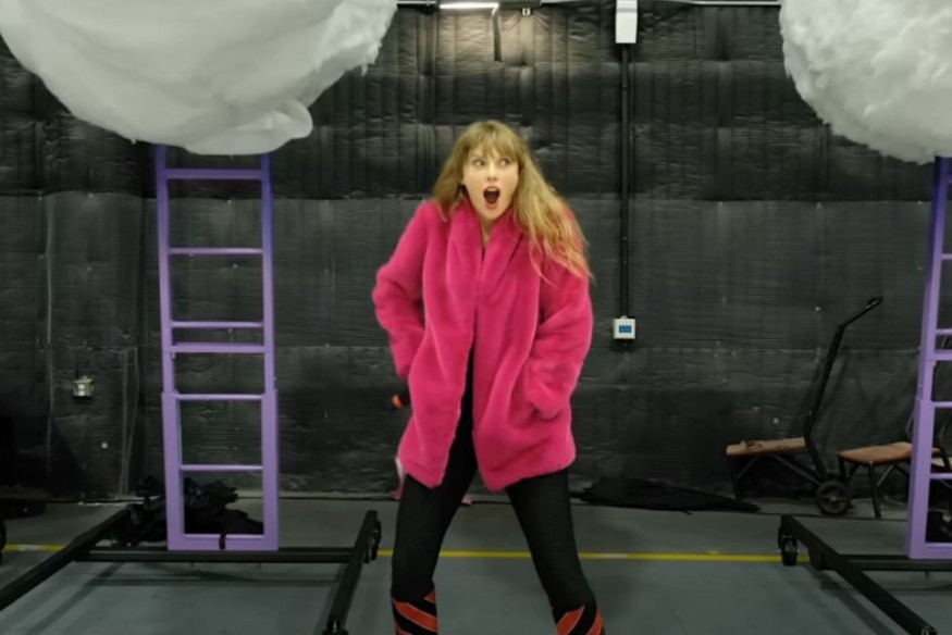 Taylor Swift nous embarque dans les coulisses de sa tournée dans son dernier clip