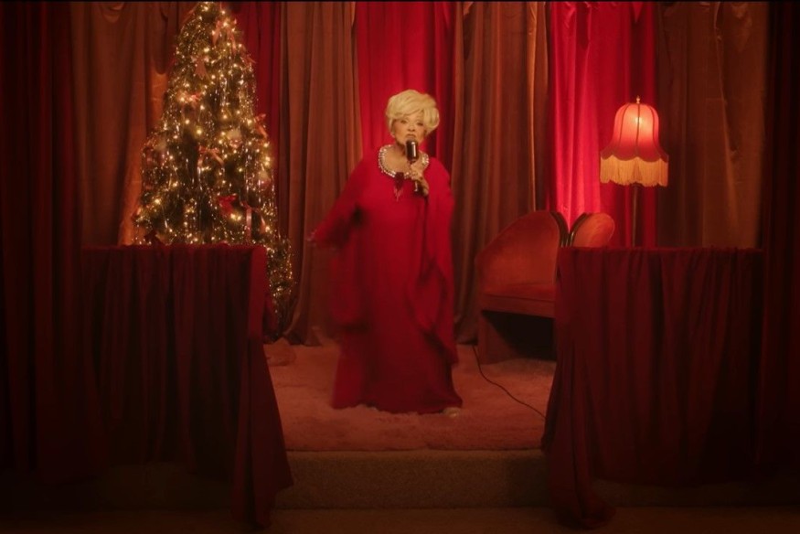 Mariah Carey détrônée par Benda Lee avec son tube de Noël « Rockin’Around The Christmas Tree »